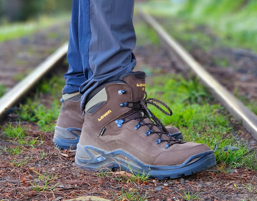 Lowa Renegade GTX Mid – Det Ultimata Fotvalet för Äventyr