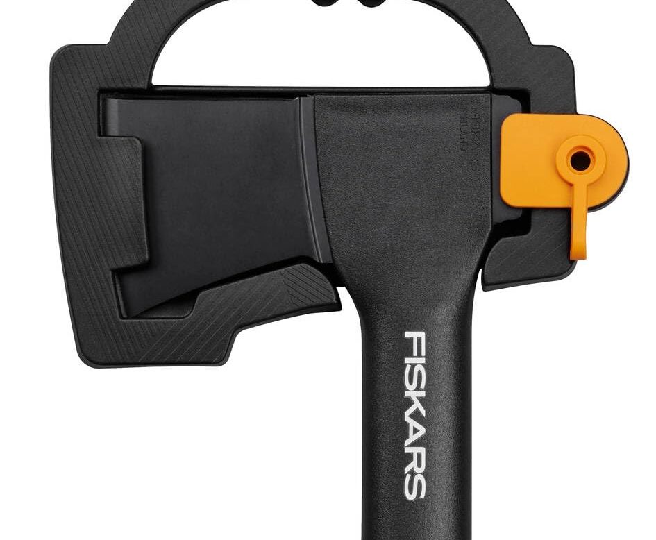 Fiskars jakt- och fritidsyxa – en oväntat kraftfull följeslagare i skogen