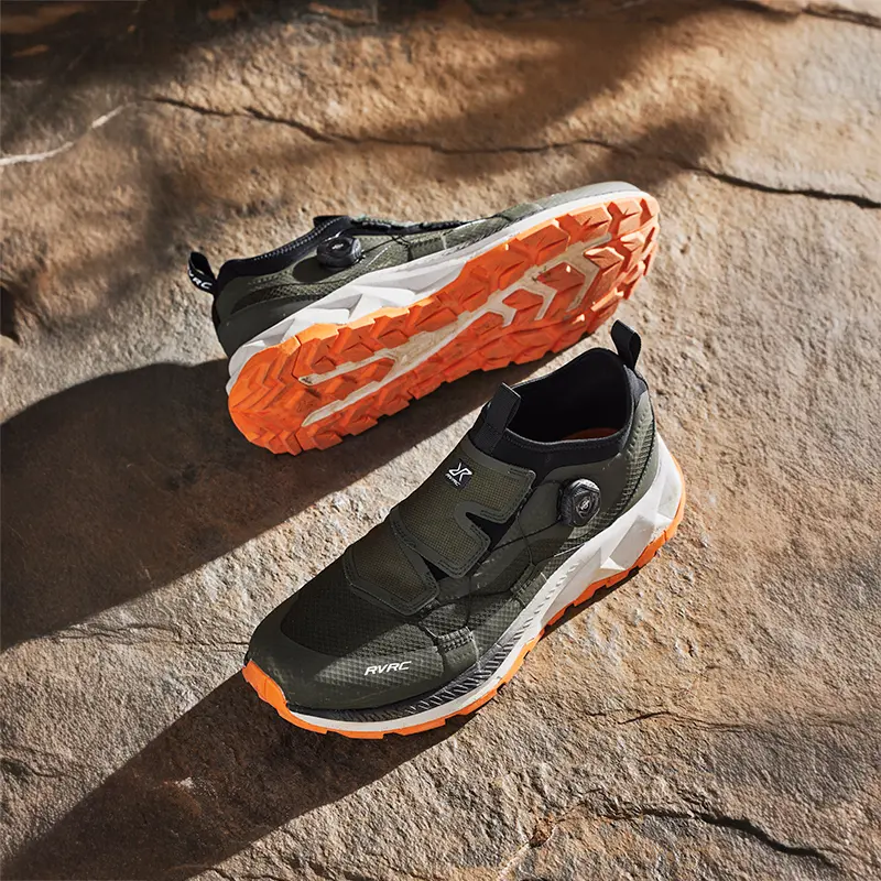 RevolutionRace Ease Walking Shoes använda utomhus – bekväma walking-skor för promenader och lätt vandring