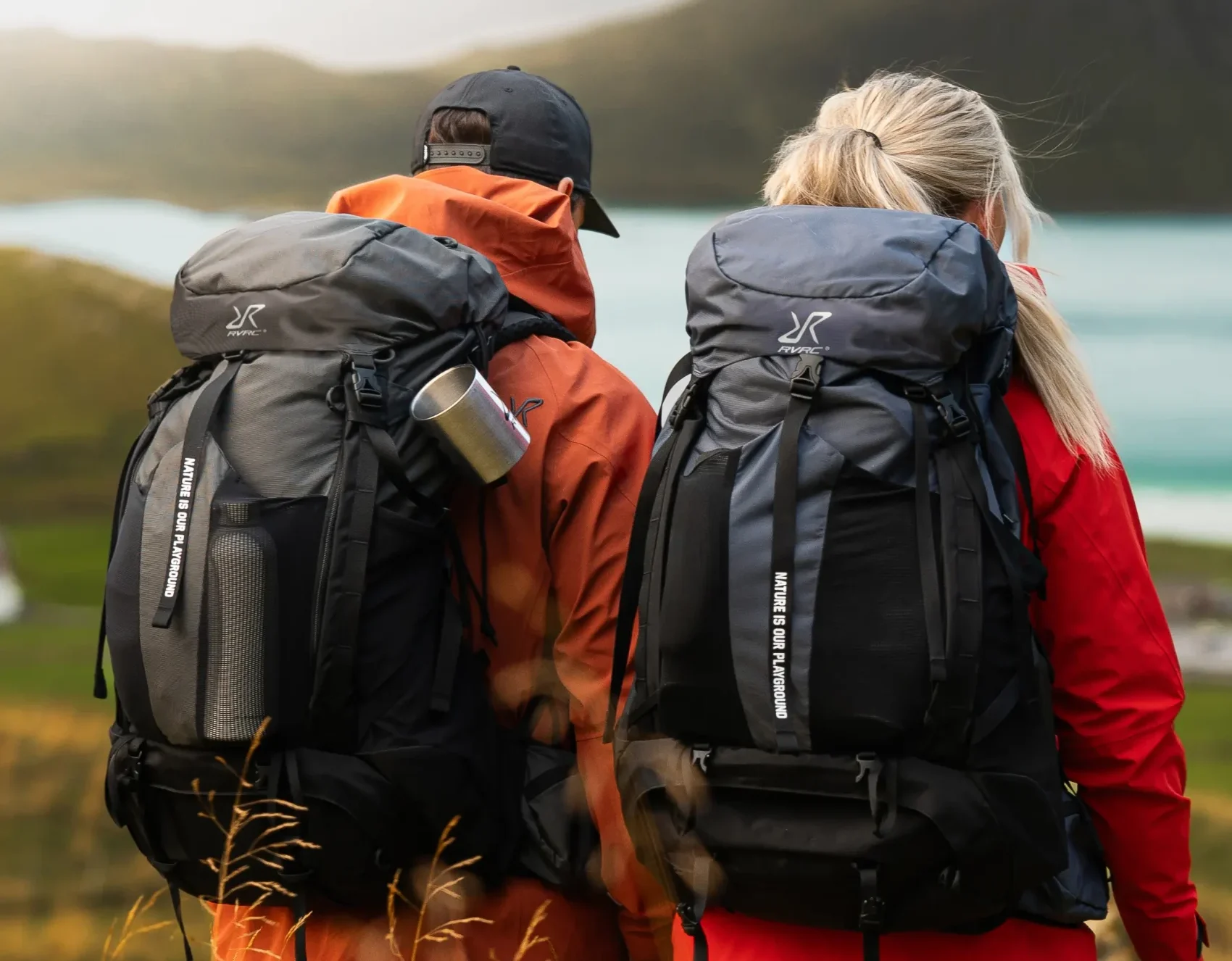 RevolutionRace Pathfinder Backpack 36L ryggsäckar vid vandring i naturen